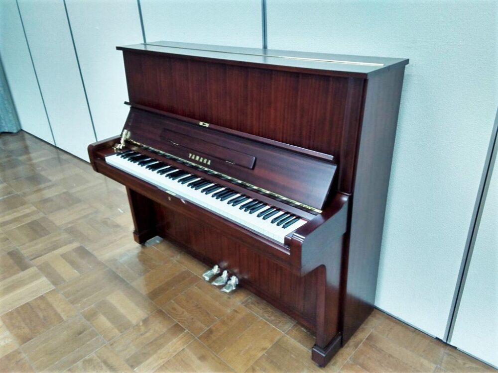 [Used piano reconditioned] Yamaha U2H made in 1973