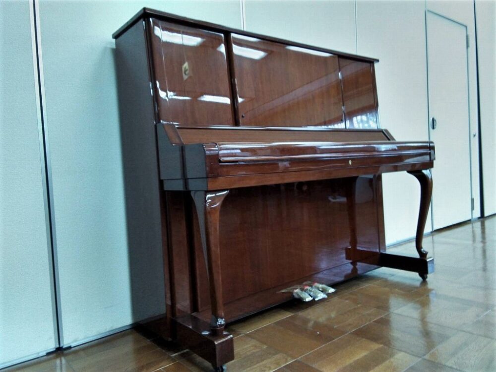 Used piano W106B overall picture2