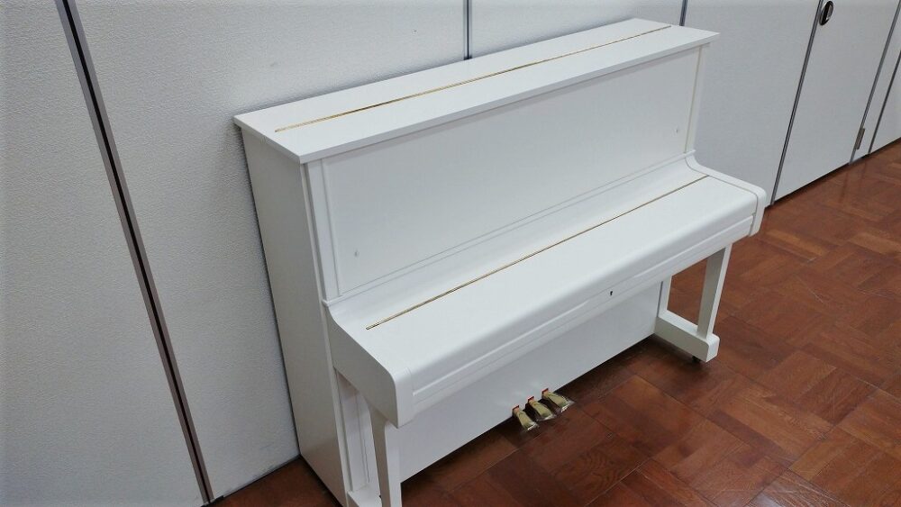 Used piano U1A overall picture2